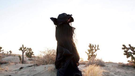 CHELSEA WOLFE a sorti un clip pour Spun