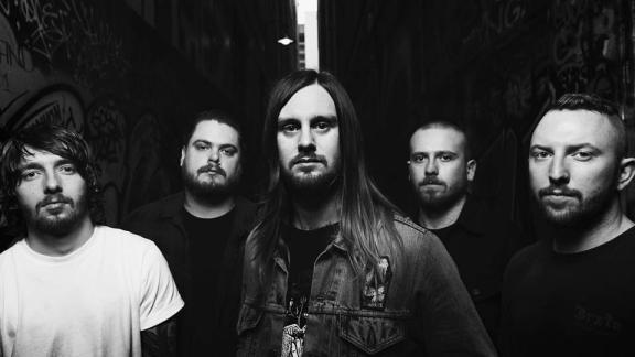 WHILE SHE SLEEPS dévoile son nouveau clip