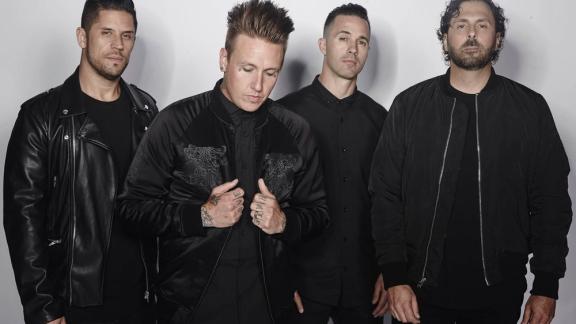 PAPA ROACH présente son nouveau clip