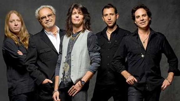 FOREIGNER : Dates françaises