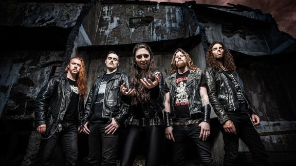 Cover et tracklist enfin révélées pour le nouvel album d'UNLEASH THE ARCHERS