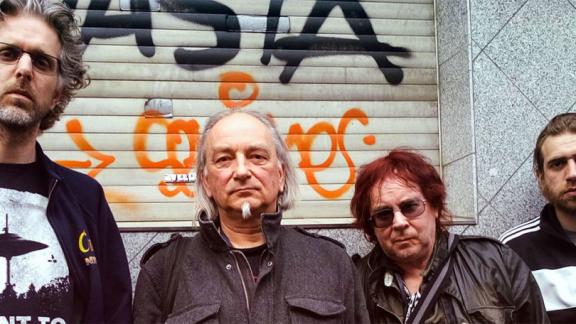 Les LEGENDARY PINK DOTS partent en tournée pour leurs 40 ans