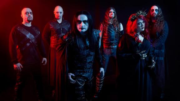 CRADLE OF FILTH présente ses fantasmes nécromantiques