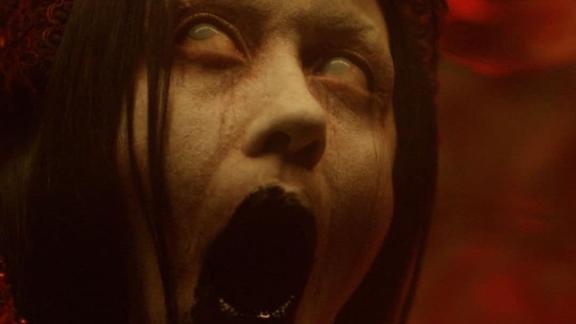 Des éclairs, des bêtes cornues, de. la fumée, du sang : CRADLE OF FILTH a sorti un nouveau clip