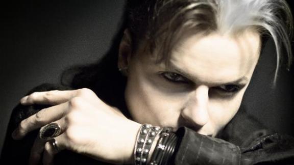 Tilo Wolff sort un single anti-guerre avec son side-project SNAKESKIN