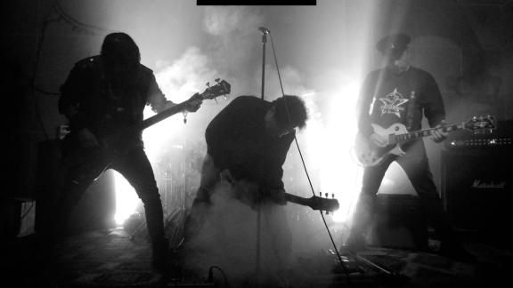 Le groupe de gothic rock DEAD INSIDE tease son nouvel album avec un single