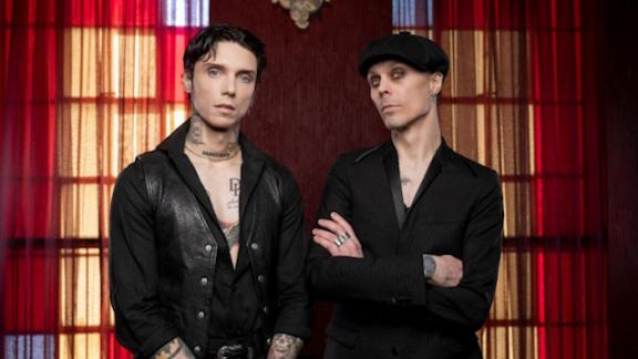 BLACK VEIL BRIDES invite Ville Valo à reprendre les SISTERS OF MERCY