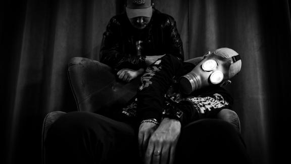 JOHN CXNNOR invite la chanteuse de MEEJAH sur son dernier single