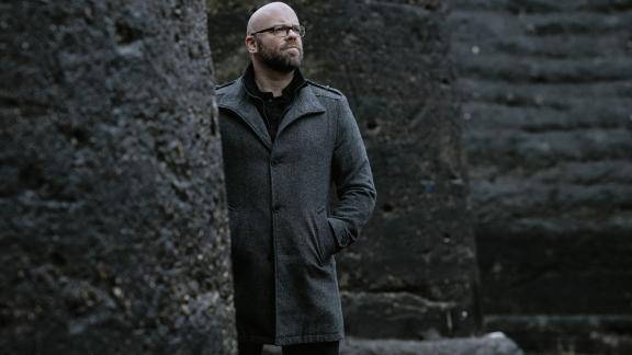 ROME présente les prochains albums qui fêteront ses vingt ans d'existence, un nouveau single en écoute