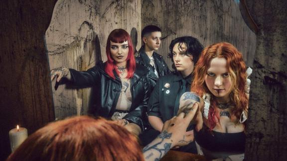 Mythe biblique, révolte contre le patriarcat et silhouettes fantomatiques : découvrez le nouveau clip de WITCH FEVER