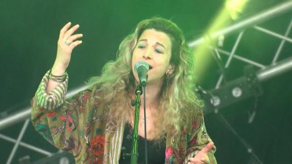 PËRL, à fleur d'écorce, partage un extrait de son passage au Hellfest