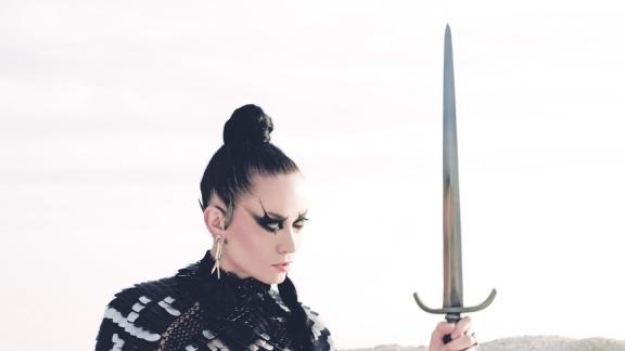 ZANIAS sort un clip pour son hymne à la liberté et l'espoir