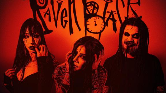 RAVEN BLACK rouvre son cirque grotesque avec The Little Piggy