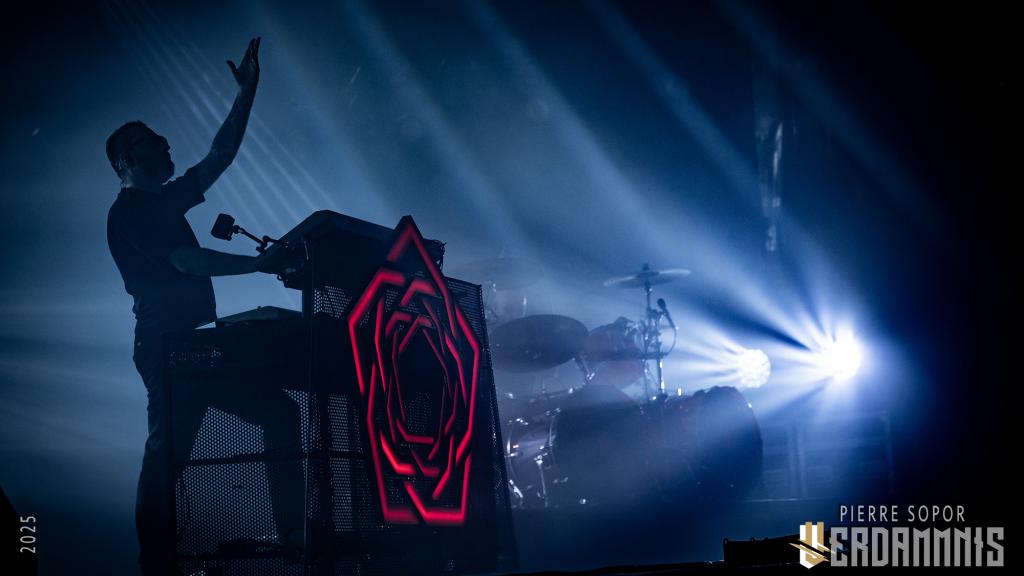 CARPENTER BRUT : you're going to die and it's your fault
