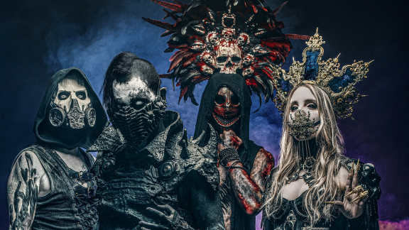 VERSATILE : L'Envers des masques