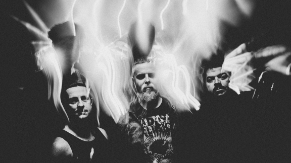 ABSENCE OF COLORS (post-metal) nous prépare à son premier album avec un clip  APUBLIER LE 12