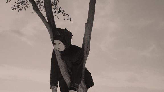 PENELOPE TRAPPES rend hommage aux sorcières avec son nouveau single