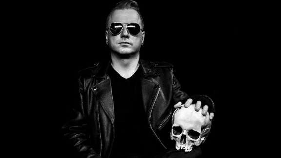 OUL, side-project darkwave d'Allen B. Konstanz, sortle single Just a Star Makes the Dark