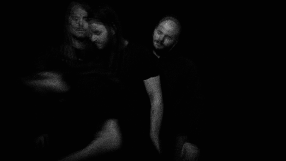 Black metal, post-punk, steppes kazakhes... EXIL présente son premier album avec un clip