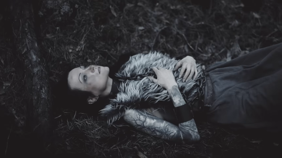 BIZARREKULT invite Lina R. de PREDATORY VOID sur Drøm