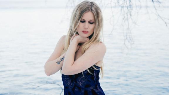 MYRKUR sort le single Touch my Love and Die