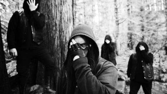 UADA se réinvente à la sauce neofolk au coin du feu