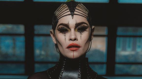 SKYND chante l'histoire de Mary Bell, tueuse psychopathe de dix ans