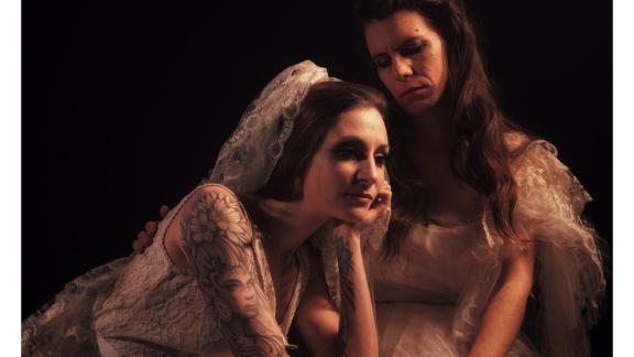 -ii- collabore avec LADISLAVA le temps d'un titre