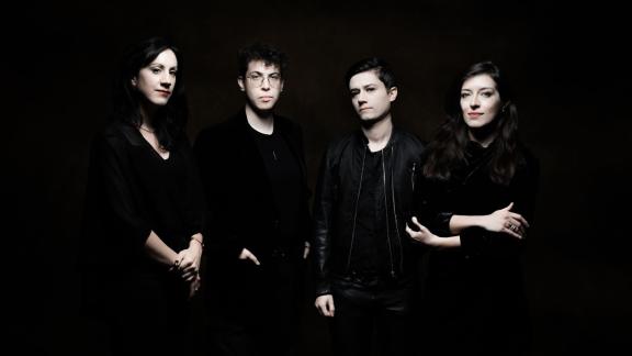 Découvrez en avant-première la captation live de LORSQUE LES VOLCANS DORMENT