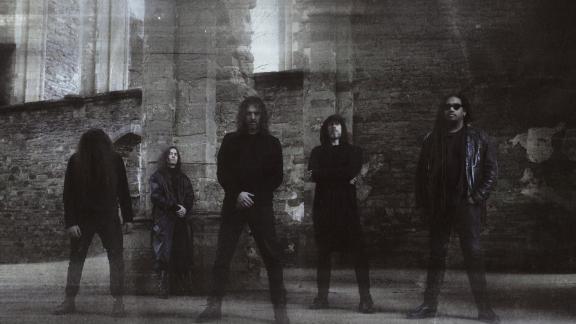 Le vide s'exprime via le nouveau single d'EMPTINESS
