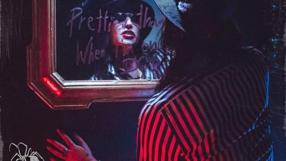 THE DARK revient vous faire remuer dans le noir avec son nouveau single
