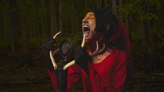BESTIAL MOUTHS confronte le cycle de la toxicité avec HISS