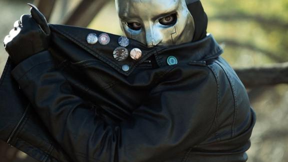OUR FRANKENSTEIN revient jouer la comédie avec Jealous God