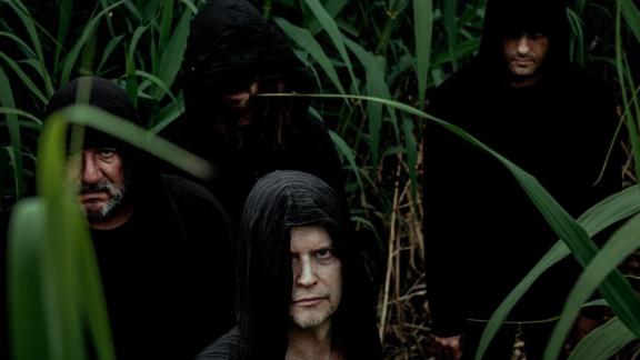 SATANIC PLANET accompagne Antichrist d'un court-métrage horrifique